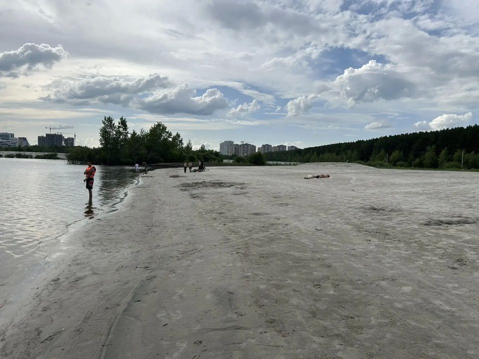 Городской пляж на озере Круглом открыт!