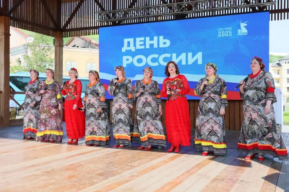 Друзья, июнь готовит нам несколько праздничных событий Друзья, июнь готовит нам несколько праздничных событий