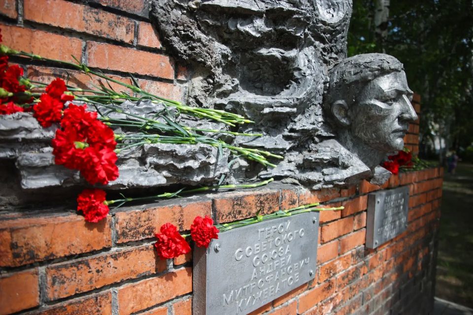 Максим Афанасьев: Сегодня в Тюмень прибыли участники автопробега «Содружество Максим Афанасьев: Сегодня в Тюмень прибыли участники автопробега «Содружество