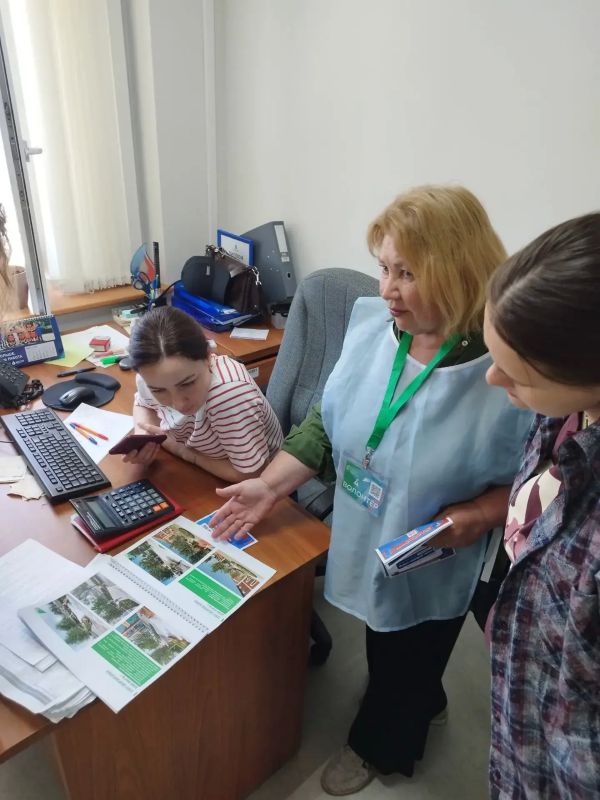 Тюменцы — выбирают, волонтёры — помогают! Тюменцы — выбирают, волонтёры — помогают!