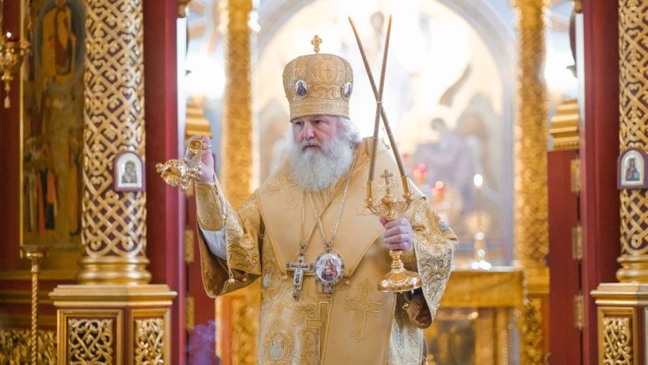 Митрополит решил лично крестить детей из многодетных семей в ХМАО