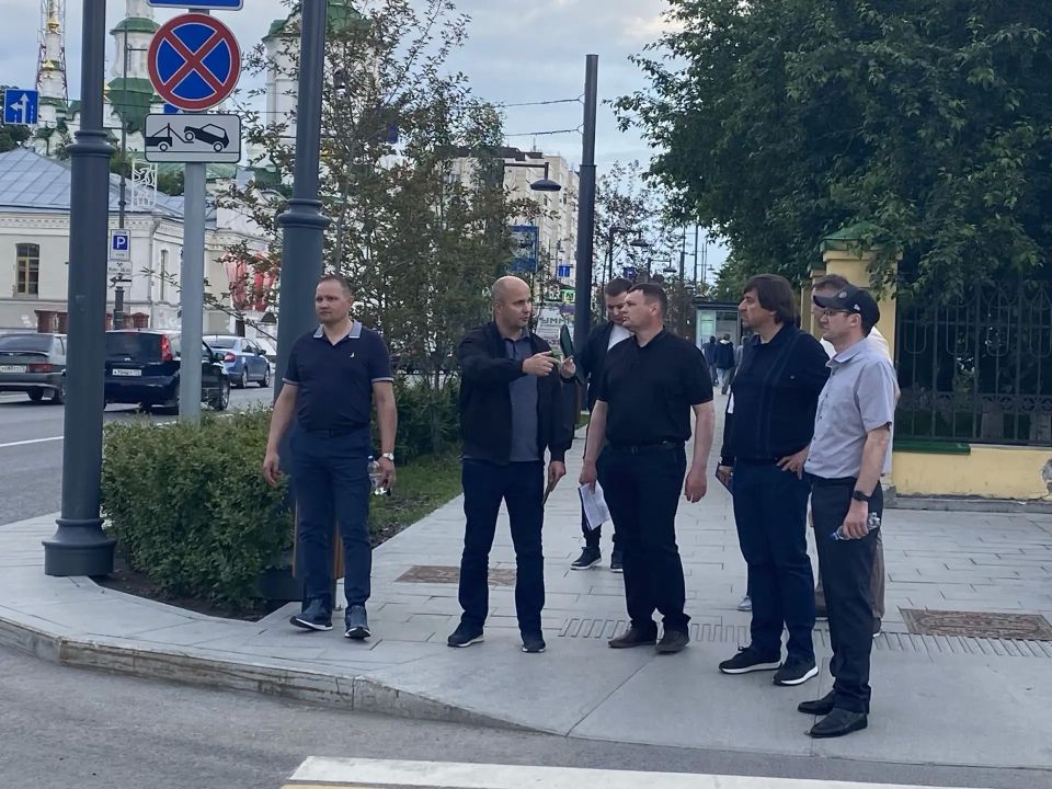 В личное время, без погон и без галстуков В личное время, без погон и без галстуков