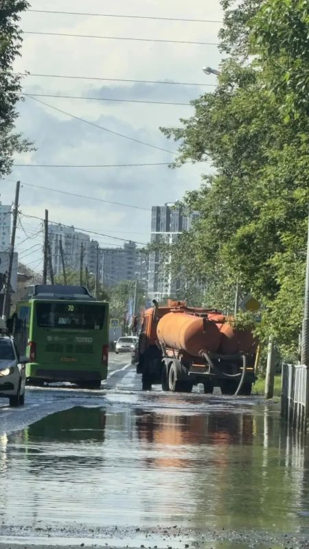 Мэр Тюмени прокомментировал жуткий ливень и дал объяснение, что коммунальщики уже во всю трудятся в городе