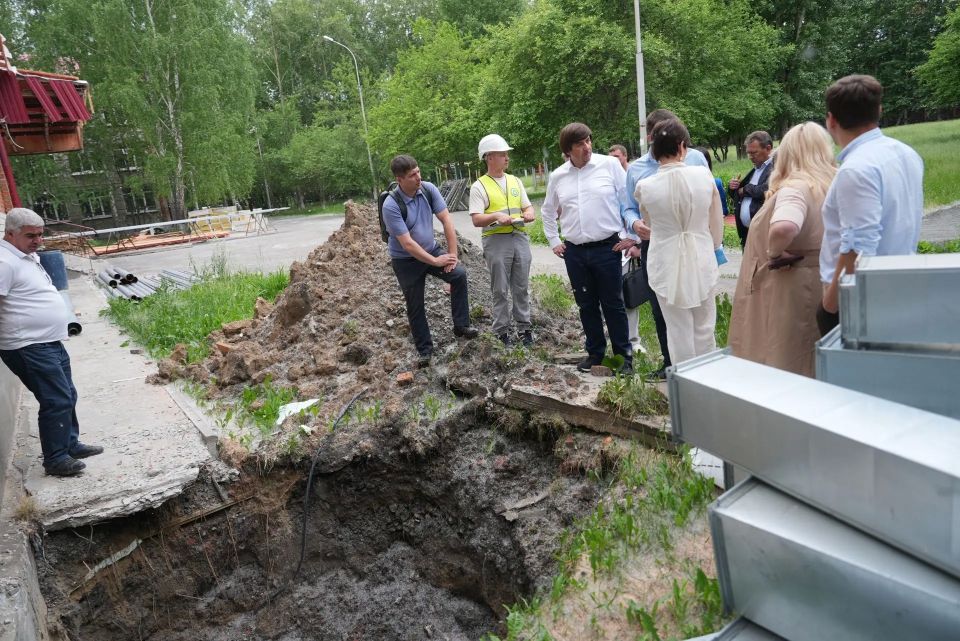 Максим Афанасьев: Ещё одна школа, которая в апреле этого года зашла в капитальный ремонт, – № 27 на ул. 30 лет Победы, 106. Здание 1978 года постройки Максим Афанасьев: Ещё одна школа, которая в апреле этого года зашла в капитальный ремонт, – № 27 на ул. 30 лет Победы, 106. Здание 1978 года постройки
