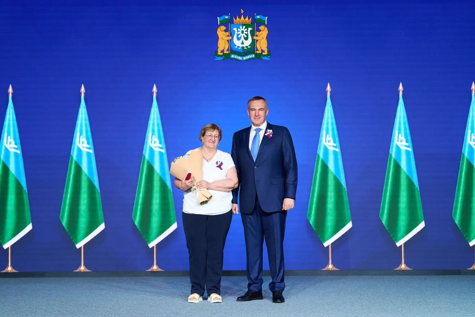 Руслан Кухарук: Государственными и окружными наградами чествуем успехи тех, кто своим трудом, талантом и беззаветной преданностью Родине укрепляет ее мощь и славу Руслан Кухарук: Государственными и окружными наградами чествуем успехи тех, кто своим трудом, талантом и беззаветной преданностью Родине укрепляет ее мощь и славу