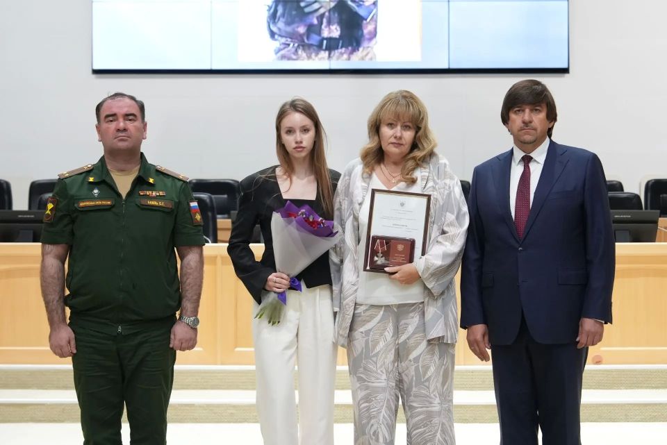 Максим Афанасьев: В администрации города Тюмени прошла торжественная церемония передачи орденов Мужества семьям погибших бойцов СВО Максим Афанасьев: В администрации города Тюмени прошла торжественная церемония передачи орденов Мужества семьям погибших бойцов СВО