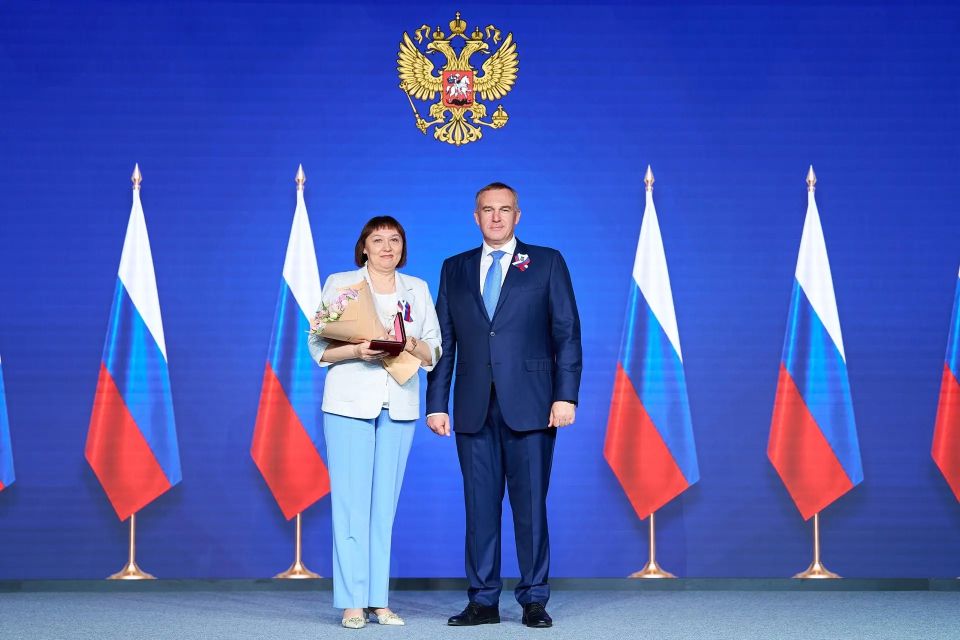 Руслан Кухарук: Государственными и окружными наградами чествуем успехи тех, кто своим трудом, талантом и беззаветной преданностью Родине укрепляет ее мощь и славу Руслан Кухарук: Государственными и окружными наградами чествуем успехи тех, кто своим трудом, талантом и беззаветной преданностью Родине укрепляет ее мощь и славу