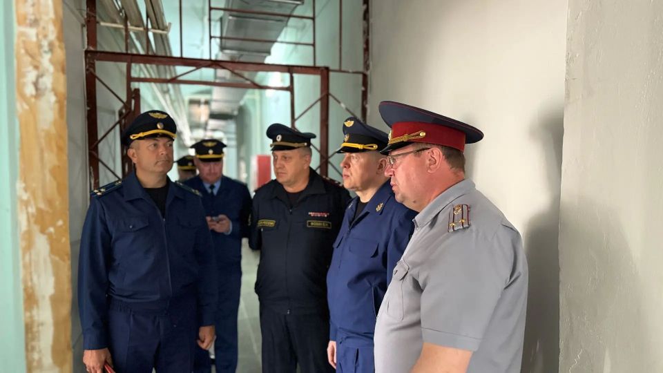 Сегодня прокурор Тюменской области продолжил работу в г. Тобольске Сегодня прокурор Тюменской области продолжил работу в г. Тобольске
