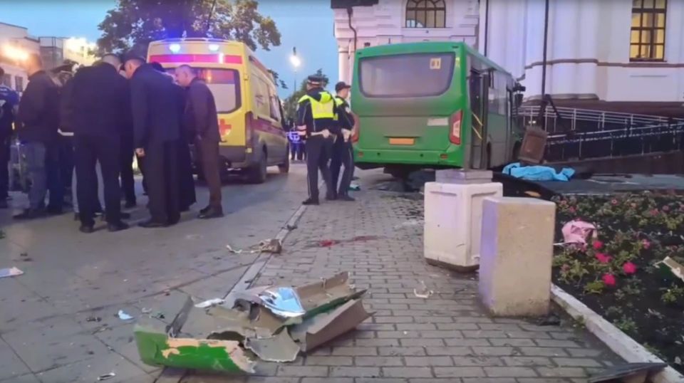 Четыре человека погибли в ДТП с автобусом в Екатеринбурге