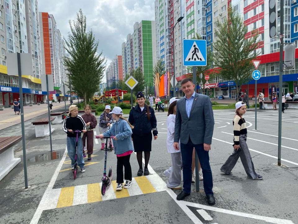 «Безопасное колесо»: юные тюменцы учились правилам дорожной безопасности «Безопасное колесо»: юные тюменцы учились правилам дорожной безопасности