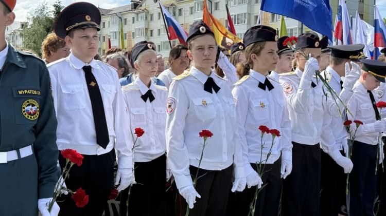 Около 20 памятников и стел, посвящённых участникам специальной военной операции, уже открыты в муниципалитетах Тюменской области Около 20 памятников и стел, посвящённых участникам специальной военной операции, уже открыты в муниципалитетах Тюменской области