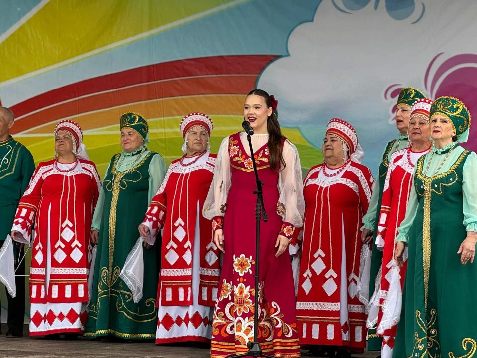 «РОССИИ ПРОСТОРЫ РОДНЫЕ». Сегодня, 12 июня, наша страна отмечает важнейший государственный праздник - День России! В этот день в Сквере Депутатов прошла концертная программа, воспевающая величие нашей страны! Артисты ЦКиИ... «РОССИИ ПРОСТОРЫ РОДНЫЕ». Сегодня, 12 июня, наша страна отмечает важнейший государственный праздник - День России! В этот день в Сквере Депутатов прошла концертная программа, воспевающая величие нашей страны! Артисты ЦКиИ...