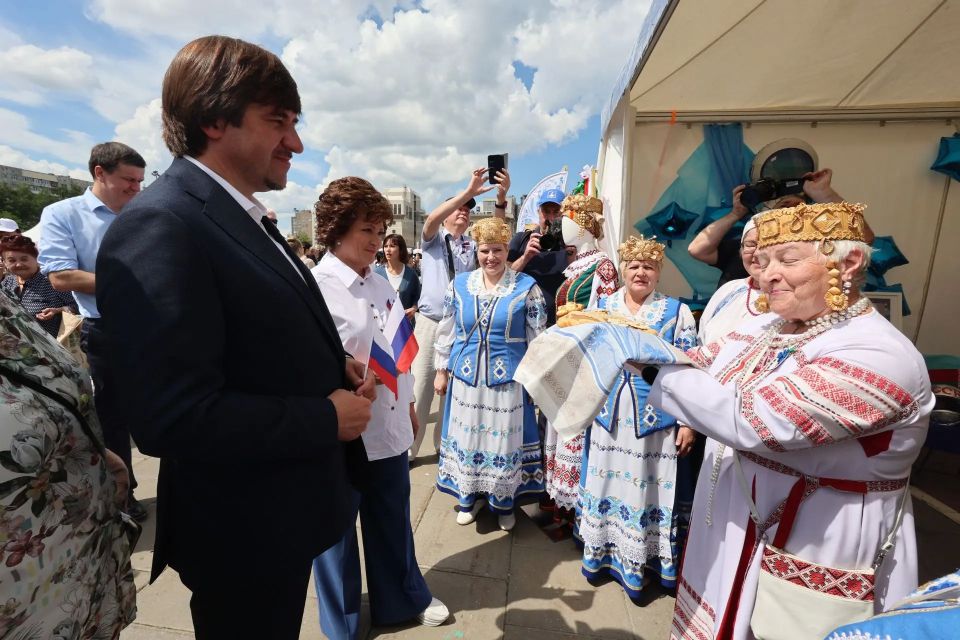 Максим Афанасьев: На фестивале "Мост Дружбы" звучат истории о многовековой дружбе народов Максим Афанасьев: На фестивале "Мост Дружбы" звучат истории о многовековой дружбе народов