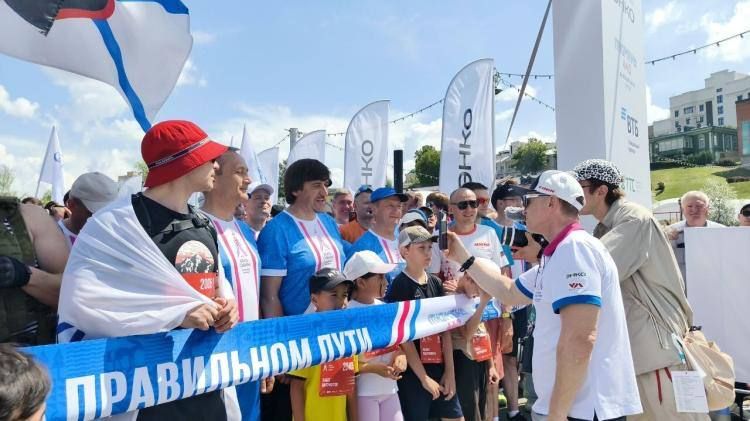 "Забег патриотов" состоялся в рамках масштабного спортивного события – тюменского марафона "Врата Сибири" – 13 июня "Забег патриотов" состоялся в рамках масштабного спортивного события – тюменского марафона "Врата Сибири" – 13 июня