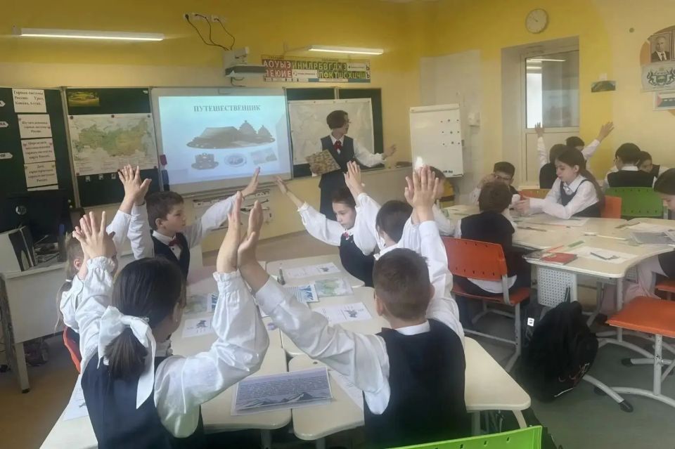 Стажировки для педагогов: диалог профессионалов Стажировки для педагогов: диалог профессионалов