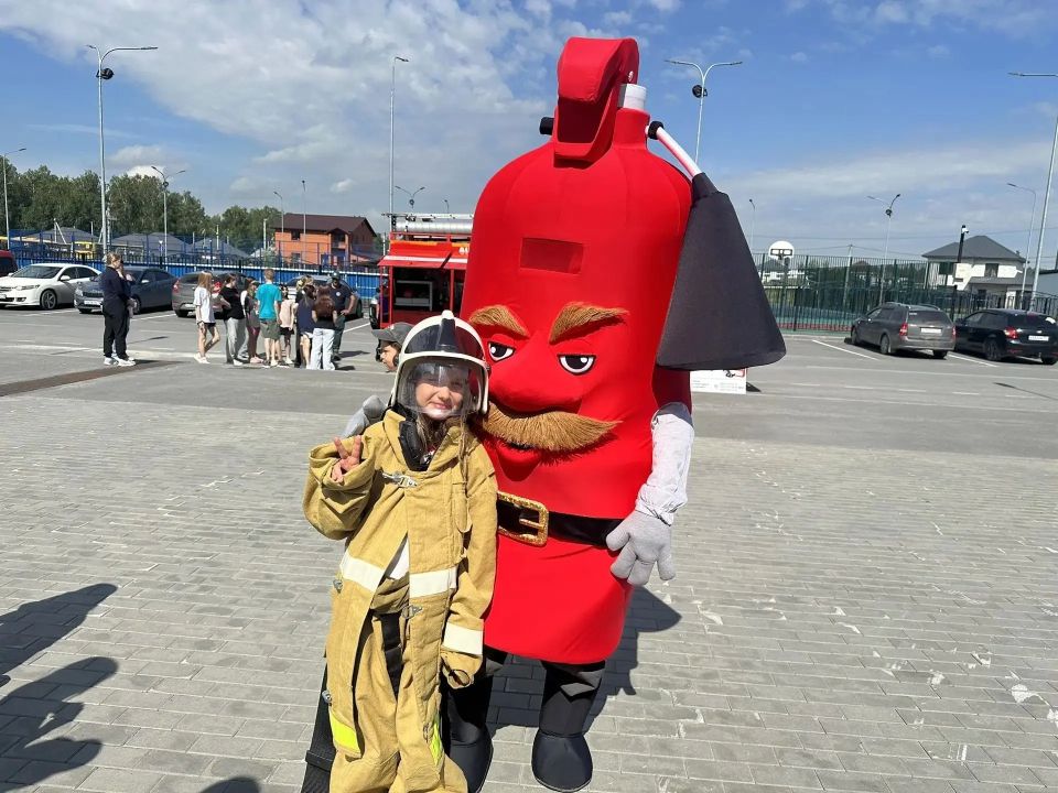 "В посёлке Московский огнеборцы устроили праздник безопасности в честь 134-летия ВДПО" "В посёлке Московский огнеборцы устроили праздник безопасности в честь 134-летия ВДПО"