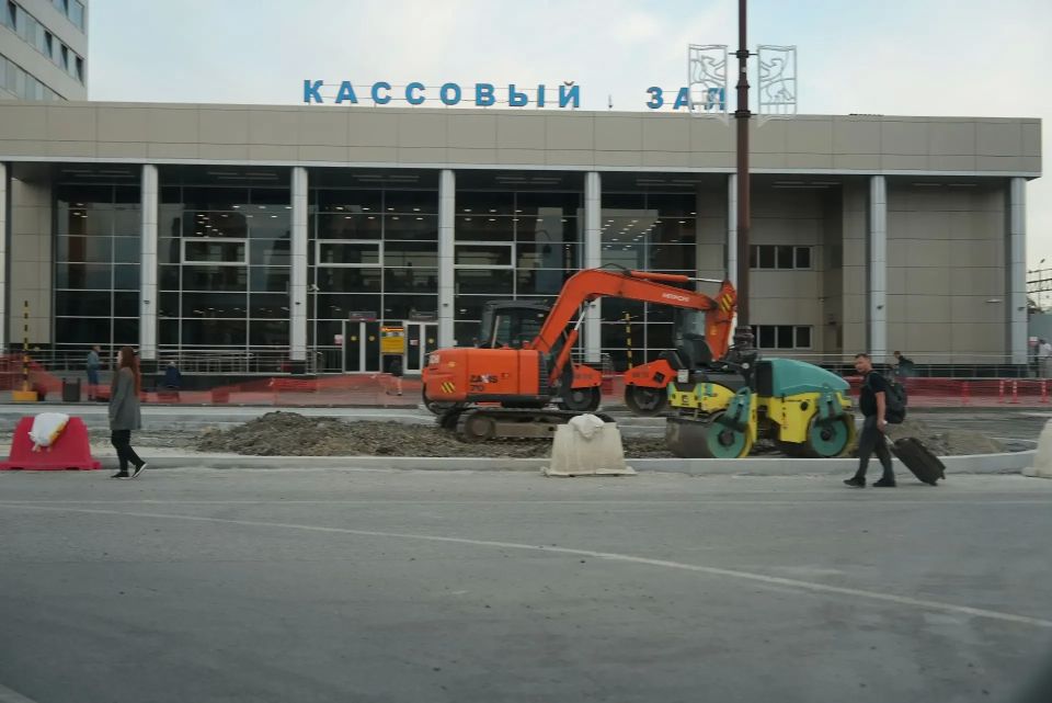 У тюменского железнодорожного вокзала изменится организация дорожного движения У тюменского железнодорожного вокзала изменится организация дорожного движения