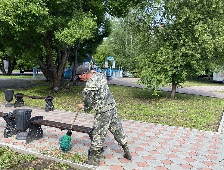 Не можете найти работу? Есть решение! В Тюменской области успешно реализуется программа временного трудоустройства — и она уже в этом году помогла десяткам жителей региона сделать шаг к стабильной карьере