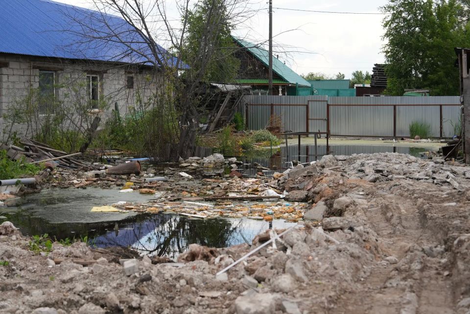 В Парфеново продолжают чистить водоотводные канавы В Парфеново продолжают чистить водоотводные канавы