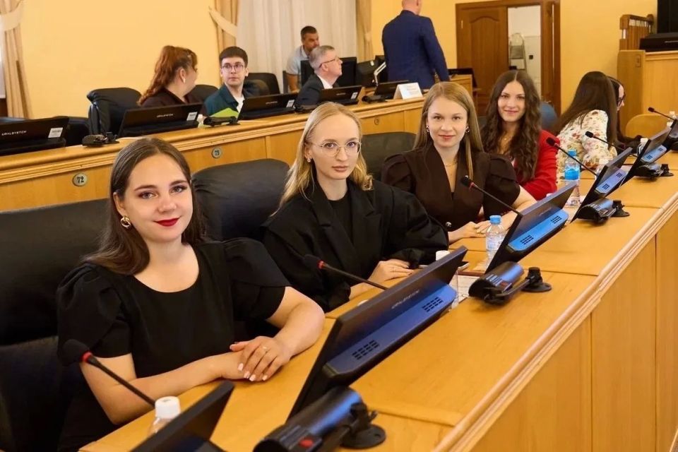 В Тюмени прошёл ежегодный Форум молодых парламентариев Тюменской области, приуроченный к 20-летию Общественной молодёжной палаты при Тюменской областной Думе В Тюмени прошёл ежегодный Форум молодых парламентариев Тюменской области, приуроченный к 20-летию Общественной молодёжной палаты при Тюменской областной Думе