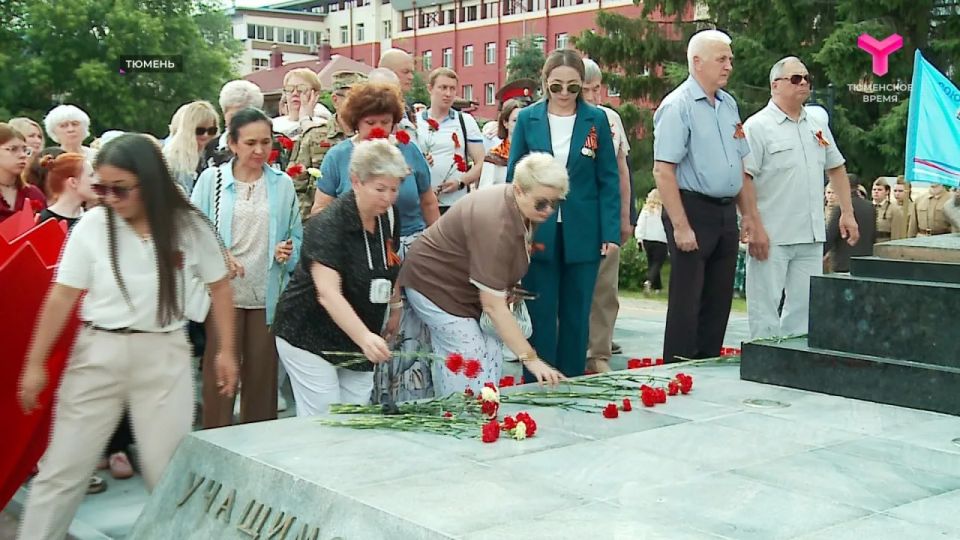 В Тюмени прошёл митинг Тюменского регионального отделения Союза женщин России "В единстве наша сила" В Тюмени прошёл митинг Тюменского регионального отделения Союза женщин России "В единстве наша сила"