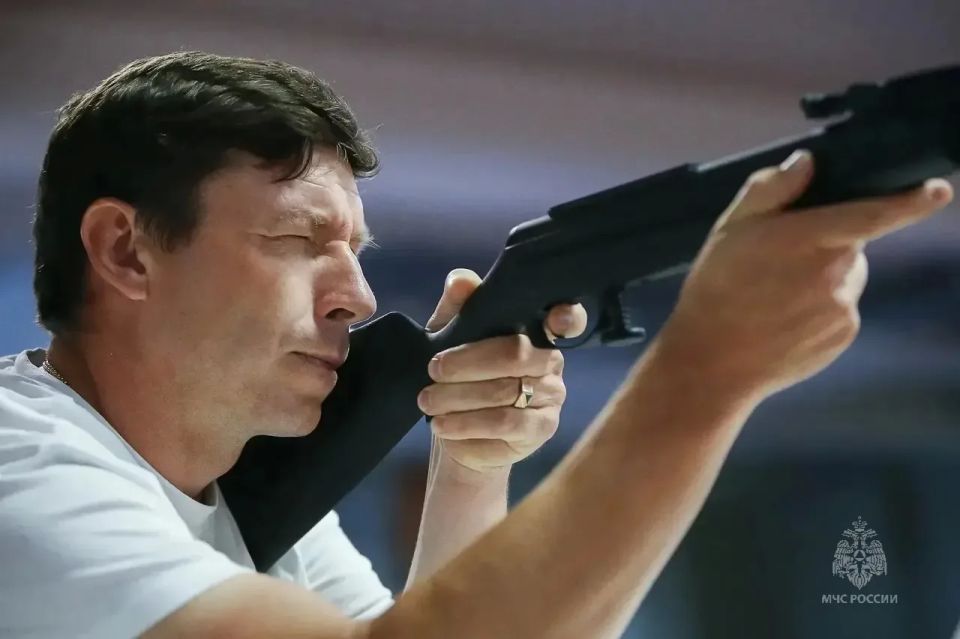 #МЧСзаЗОЖ. Командир отделения 157-й пожарно-спасательной части из села Стрехнино Ишимского округа Андрей Старожилов со своей супругой Марией и сыном Артемом принял участие в областном фестивале Всероссийского... #МЧСзаЗОЖ. Командир отделения 157-й пожарно-спасательной части из села Стрехнино Ишимского округа Андрей Старожилов со своей супругой Марией и сыном Артемом принял участие в областном фестивале Всероссийского...