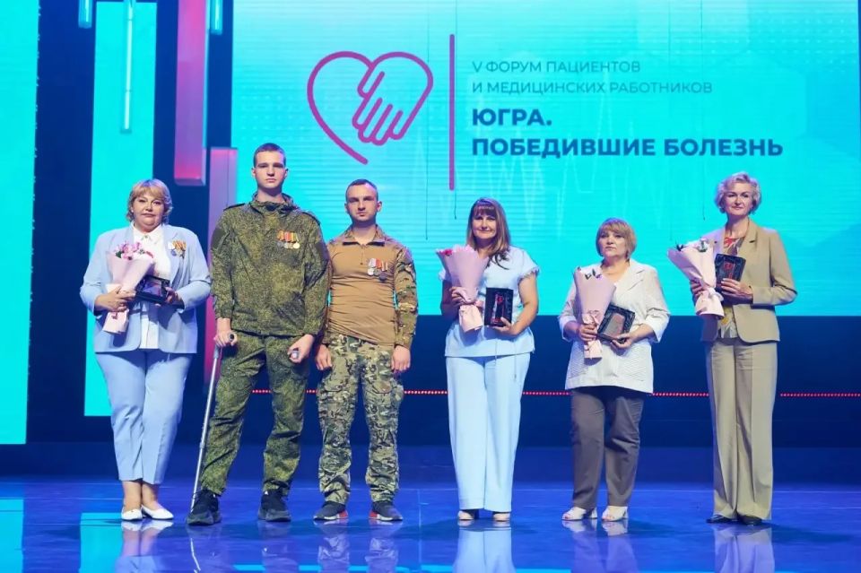 Руслан Кухарук: В преддверии Дня медицинского работника на форуме «Победившие болезнь» в Сургуте вручил окружные награды тем, кто ежедневно заботится о здоровье жителей Югры Руслан Кухарук: В преддверии Дня медицинского работника на форуме «Победившие болезнь» в Сургуте вручил окружные награды тем, кто ежедневно заботится о здоровье жителей Югры
