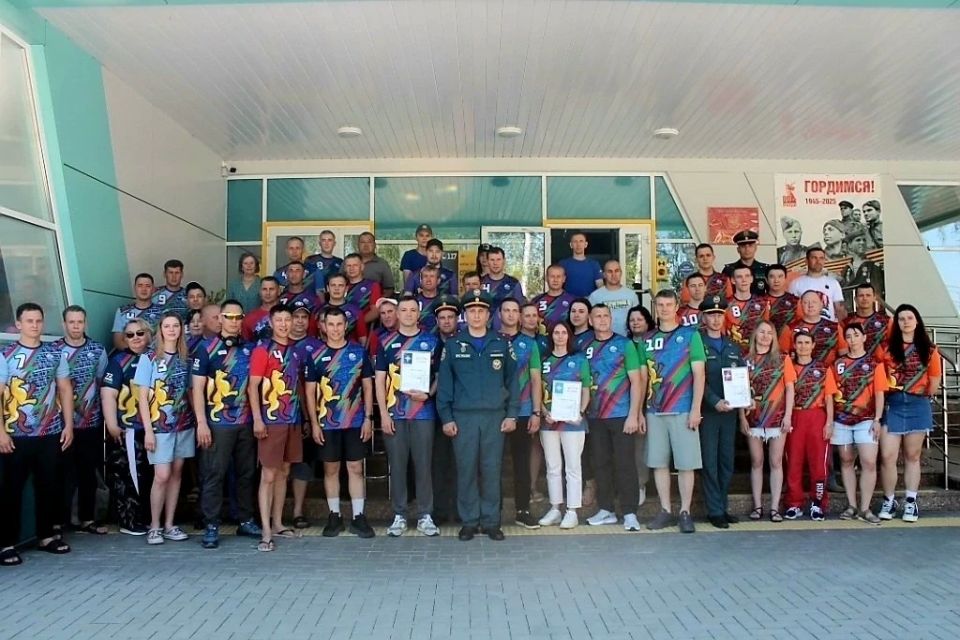 В Ялуторовске выявили лучших пловцов среди огнеборцев В Ялуторовске выявили лучших пловцов среди огнеборцев