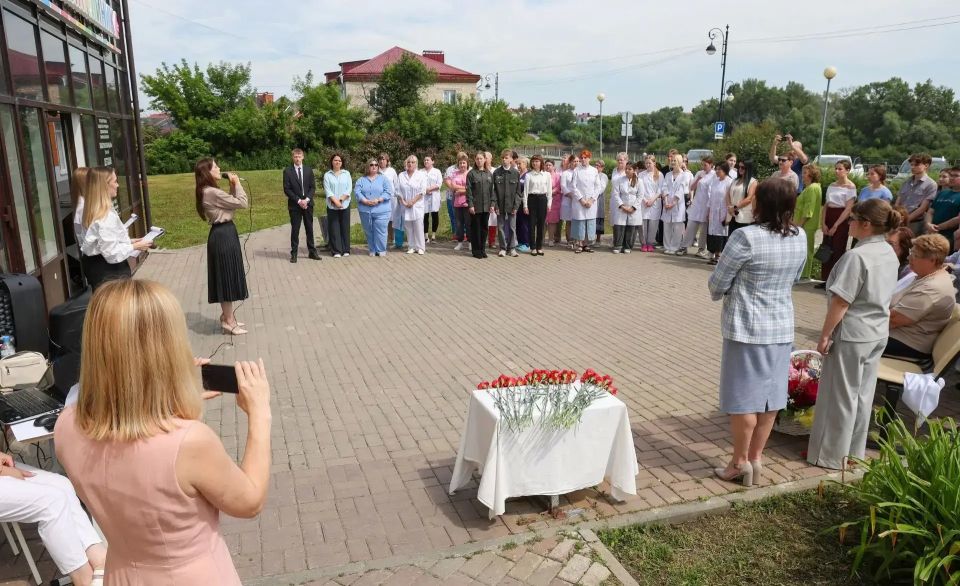 В Ишиме открыли мемориальную доску в честь Героя Советского Союза Марии Цукановой В Ишиме открыли мемориальную доску в честь Героя Советского Союза Марии Цукановой