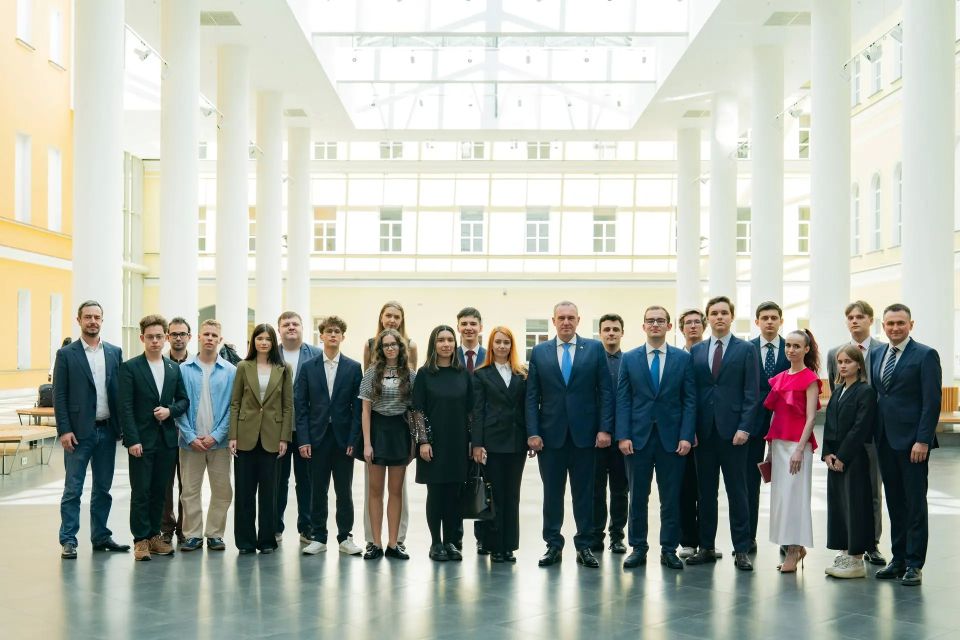 Руслан Кухарук: В Высшей школе экономики прошла защита проектов мастерской Югры в рамках образовательной дисциплины «Государственные проекты развития: от идеи к управлению изменениями» (проект «ГосВышка») Руслан Кухарук: В Высшей школе экономики прошла защита проектов мастерской Югры в рамках образовательной дисциплины «Государственные проекты развития: от идеи к управлению изменениями» (проект «ГосВышка»)