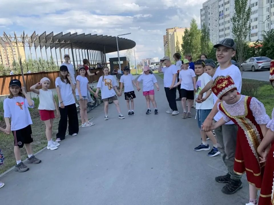 Фестиваль дружбы народов на бульваре Петра Ершова Фестиваль дружбы народов на бульваре Петра Ершова