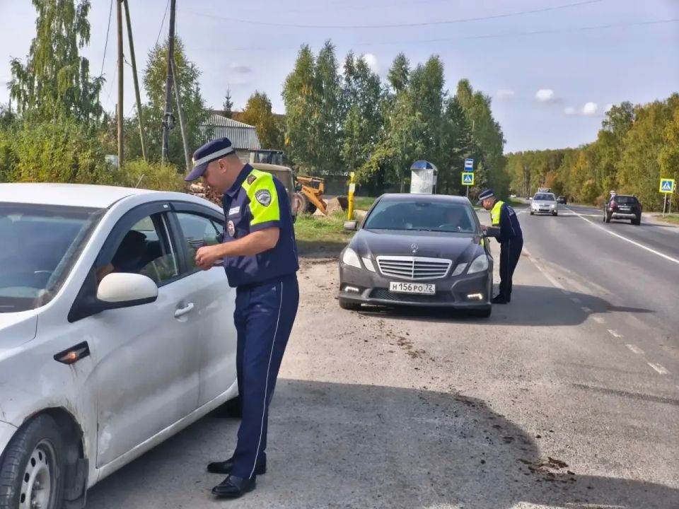 Массовый рейд по противодействию опасному вождению прошел вчера в Тюменском округе Массовый рейд по противодействию опасному вождению прошел вчера в Тюменском округе