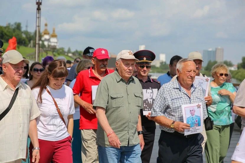 «Бессмертный полк тюменской милиции» прошёл по городской набережной «Бессмертный полк тюменской милиции» прошёл по городской набережной