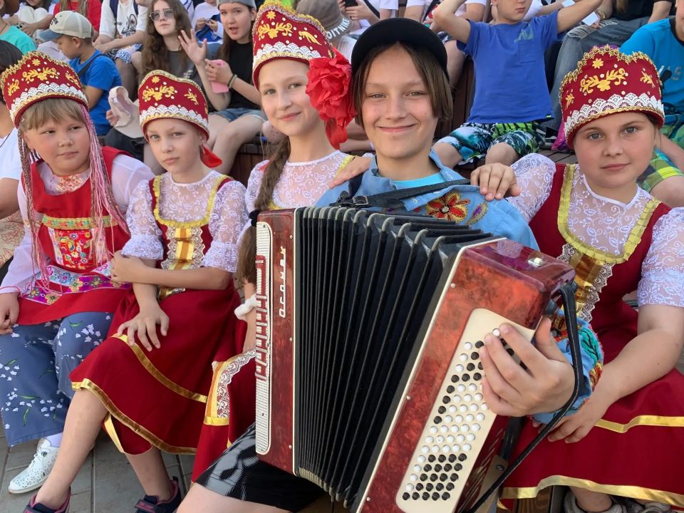 Фестиваль дружбы народов на бульваре Петра Ершова Фестиваль дружбы народов на бульваре Петра Ершова