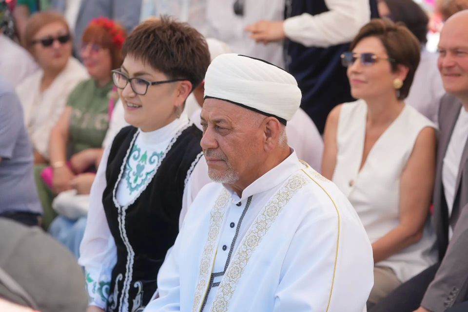 Солнце, борьба и баурсак — главные символы Сабантуя Солнце, борьба и баурсак — главные символы Сабантуя