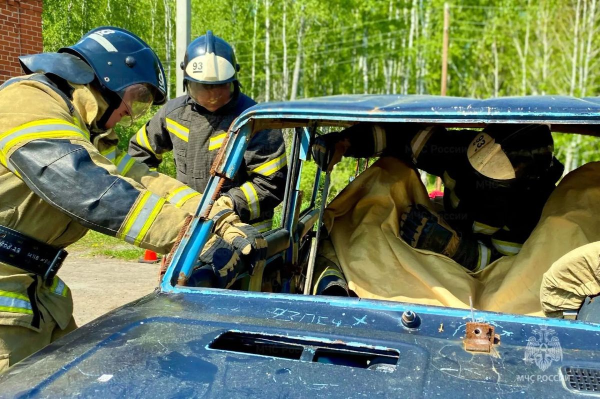 В Заводоуковском муниципальном округе проведены учения по ликвидации последствий ДТП В Заводоуковском муниципальном округе проведены учения по ликвидации последствий ДТП