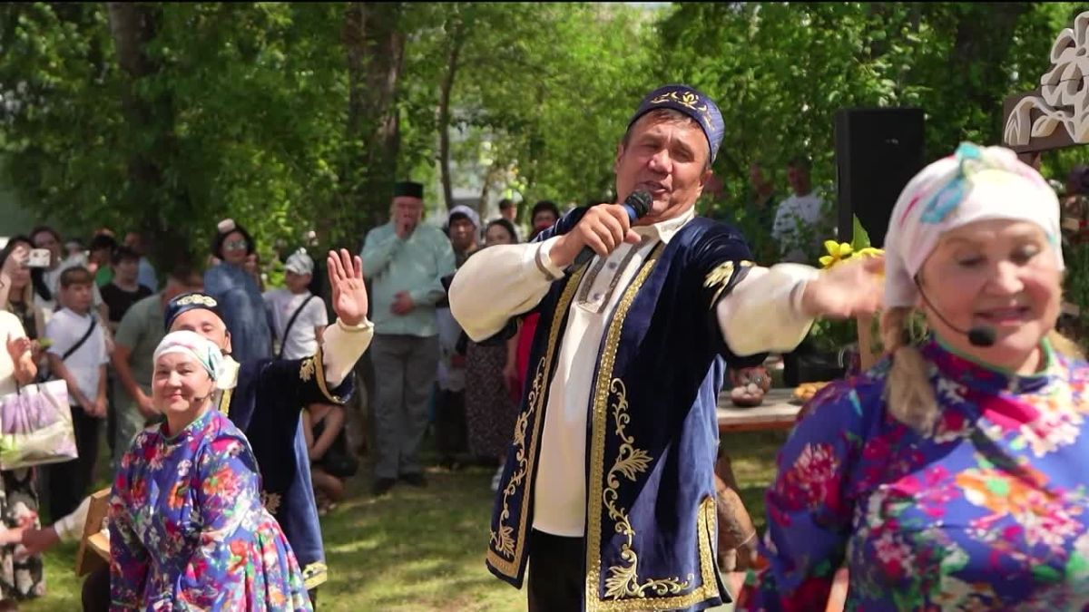 Сабантуй собрал в Тюмени тысячи гостей
