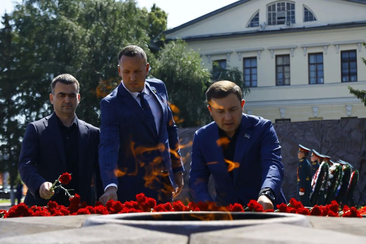 Максим Афанасьев: Вечная память героям. 22 июня ровно 85 лет назад началась Великая Отечественная война — трагедия, оставившая неизгладимый, кровавый след в истории нашей страны Максим Афанасьев: Вечная память героям. 22 июня ровно 85 лет назад началась Великая Отечественная война — трагедия, оставившая неизгладимый, кровавый след в истории нашей страны