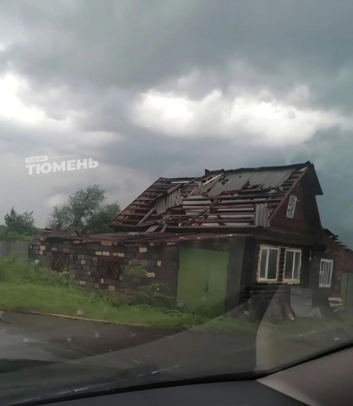 Жуткий смерч разнес населенный пункт Кушва в соседней Свердловской области Также ураган прогулялся по части Верхней Туры, поселка Баранчинский, сел Большая Лая и Малая Лая Жуткий смерч разнес населенный пункт Кушва в соседней Свердловской области Также ураган прогулялся по части Верхней Туры, поселка Баранчинский, сел Большая Лая и Малая Лая