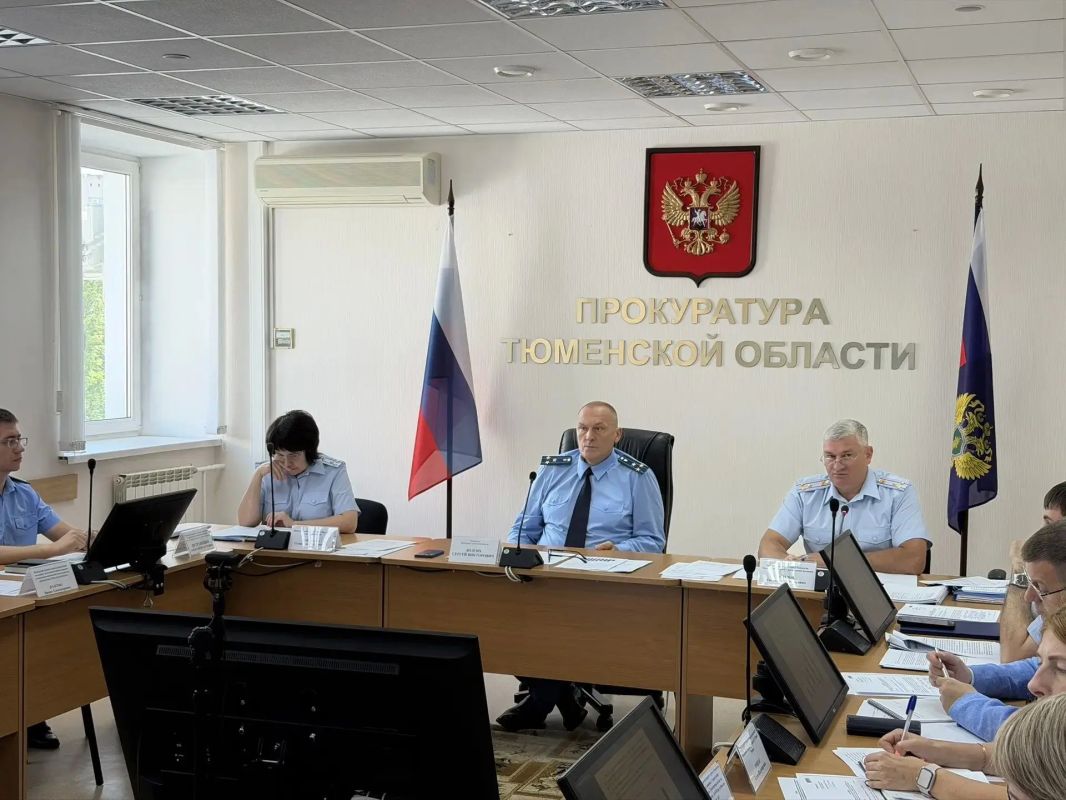 В прокуратуре Тюменской области обсудили вопросы профилактики и противодействия преступлениям, совершаемым с использованием информационно-коммуникационных технологий В прокуратуре Тюменской области обсудили вопросы профилактики и противодействия преступлениям, совершаемым с использованием информационно-коммуникационных технологий