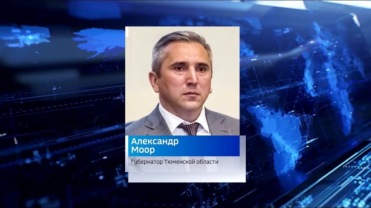 На сетевых заправках в Тюменской области замечены очереди из автомобилей, а на отдельных заправочных станциях цены на топливо достигают почти ста рублей за литр