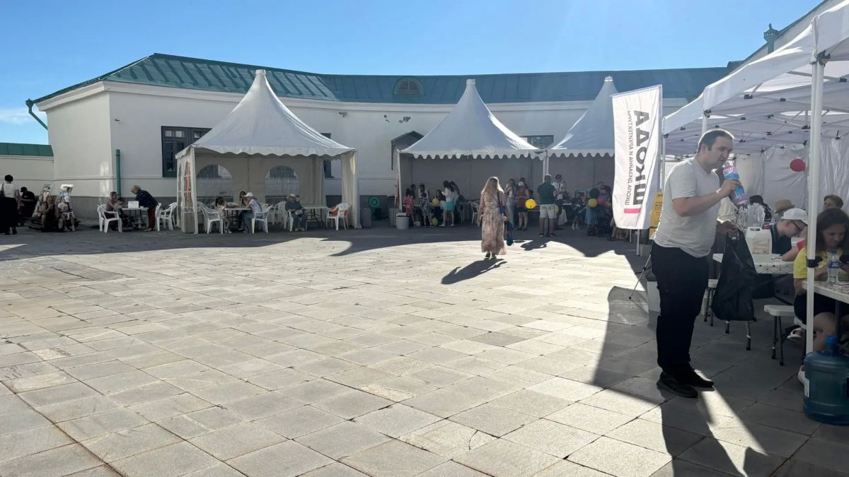 Между Дворцом Наместника и «Камельком» расположилось настоящее волшебное пространство! Между Дворцом Наместника и «Камельком» расположилось настоящее волшебное пространство!