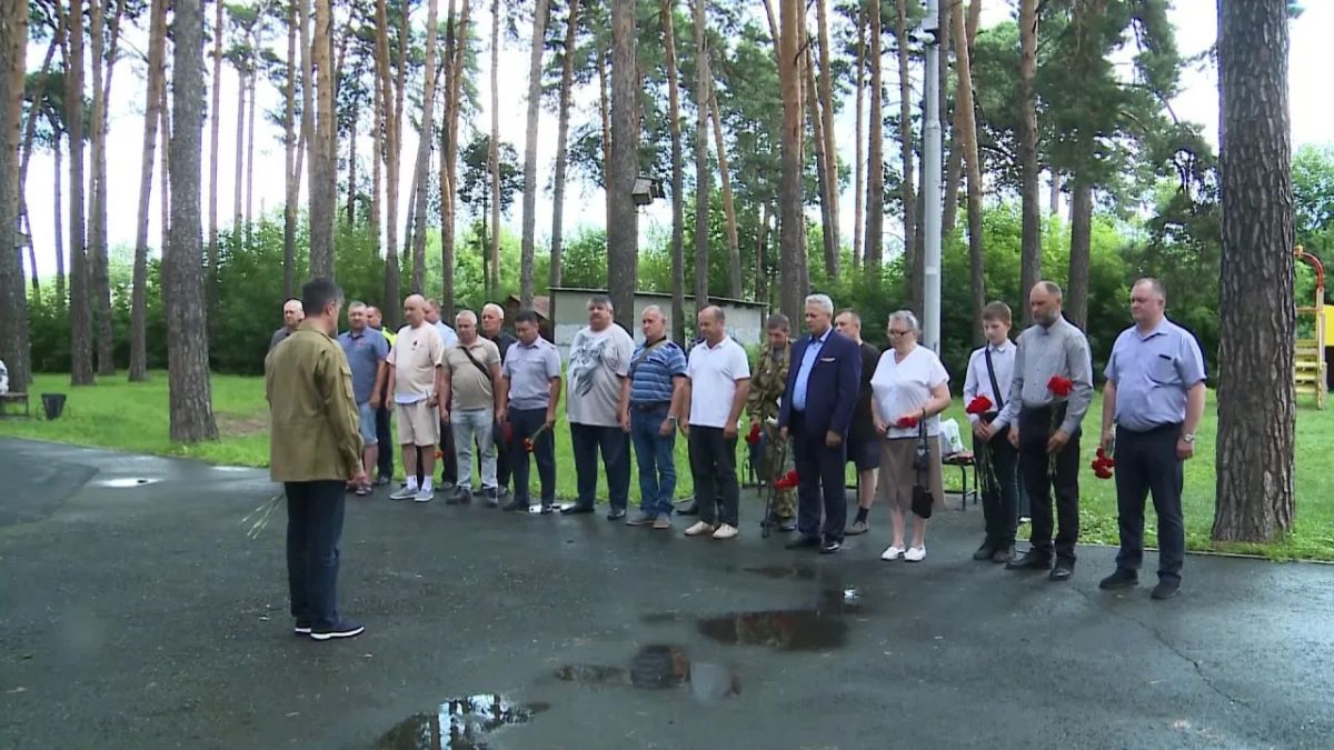 В Заводоуковске прошёл митинг, посвящённый Дню ветерана боевых действий В Заводоуковске прошёл митинг, посвящённый Дню ветерана боевых действий
