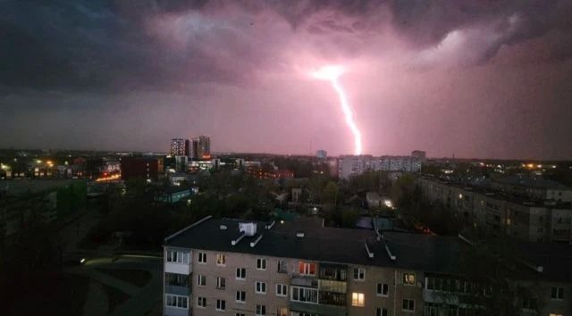 Гроза — опасное природное явление, но если знать правила поведения, можно свести риски к минимуму