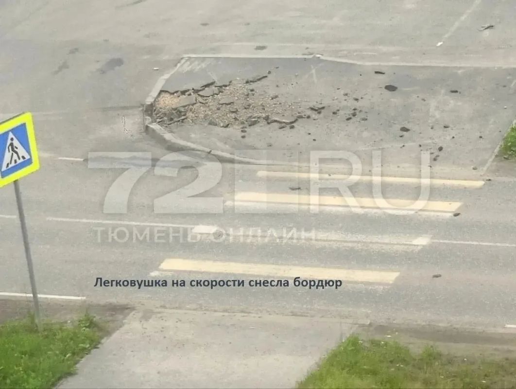 Жёсткое ДТП в Тюмени: легковушка залетела под фуру в районе ММС накануне Жёсткое ДТП в Тюмени: легковушка залетела под фуру в районе ММС накануне