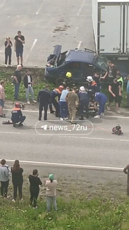 Жёсткое ДТП в Тюмени: легковушка залетела под фуру в районе ММС накануне Жёсткое ДТП в Тюмени: легковушка залетела под фуру в районе ММС накануне