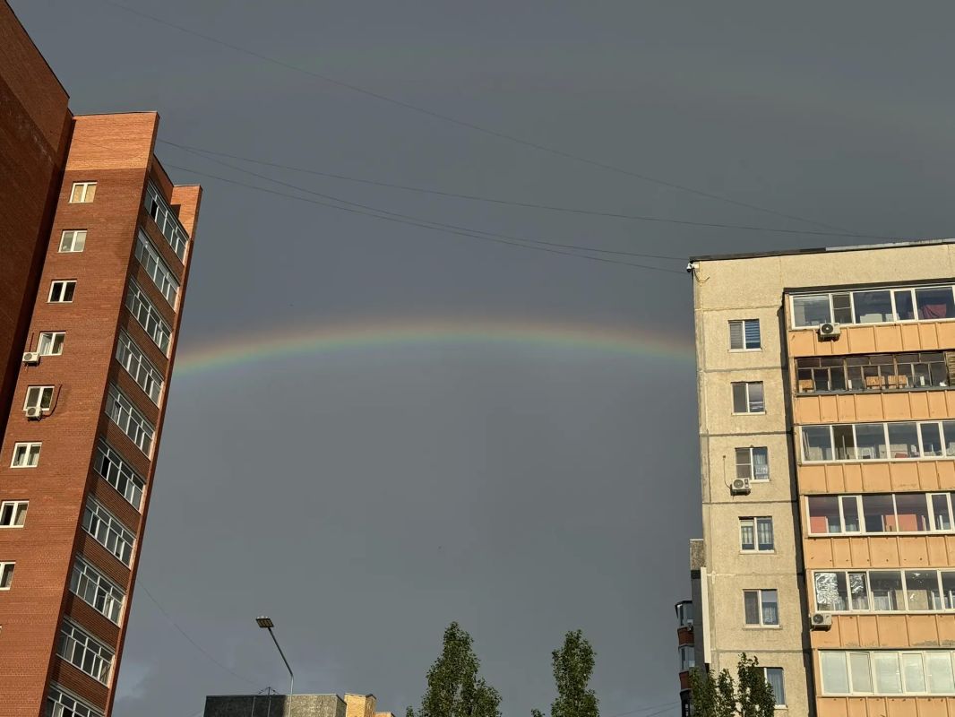 Объединяя настроением Объединяя настроением