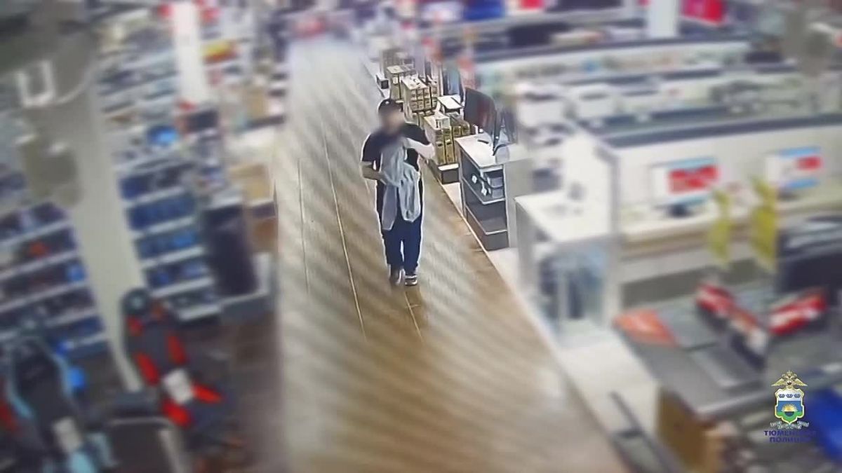 В тюменскую полицию обратился администратор сетевого магазина по продаже электротоваров, который сообщил, что из торгового зала пропали 2 веб-камеры