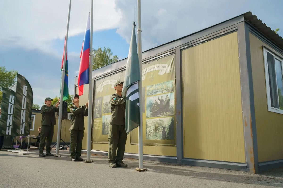 Военно-патриотический лагерь "Время юных героев" открыл первую смену в 2026 году в Тюмени Военно-патриотический лагерь "Время юных героев" открыл первую смену в 2026 году в Тюмени