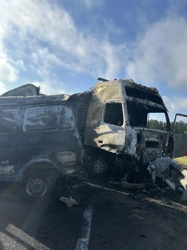 На трассе Тюмень — Омск серьёзное ДТП парализовало движение: авария случилась на 502м км автодороги На трассе Тюмень — Омск серьёзное ДТП парализовало движение: авария случилась на 502м км автодороги